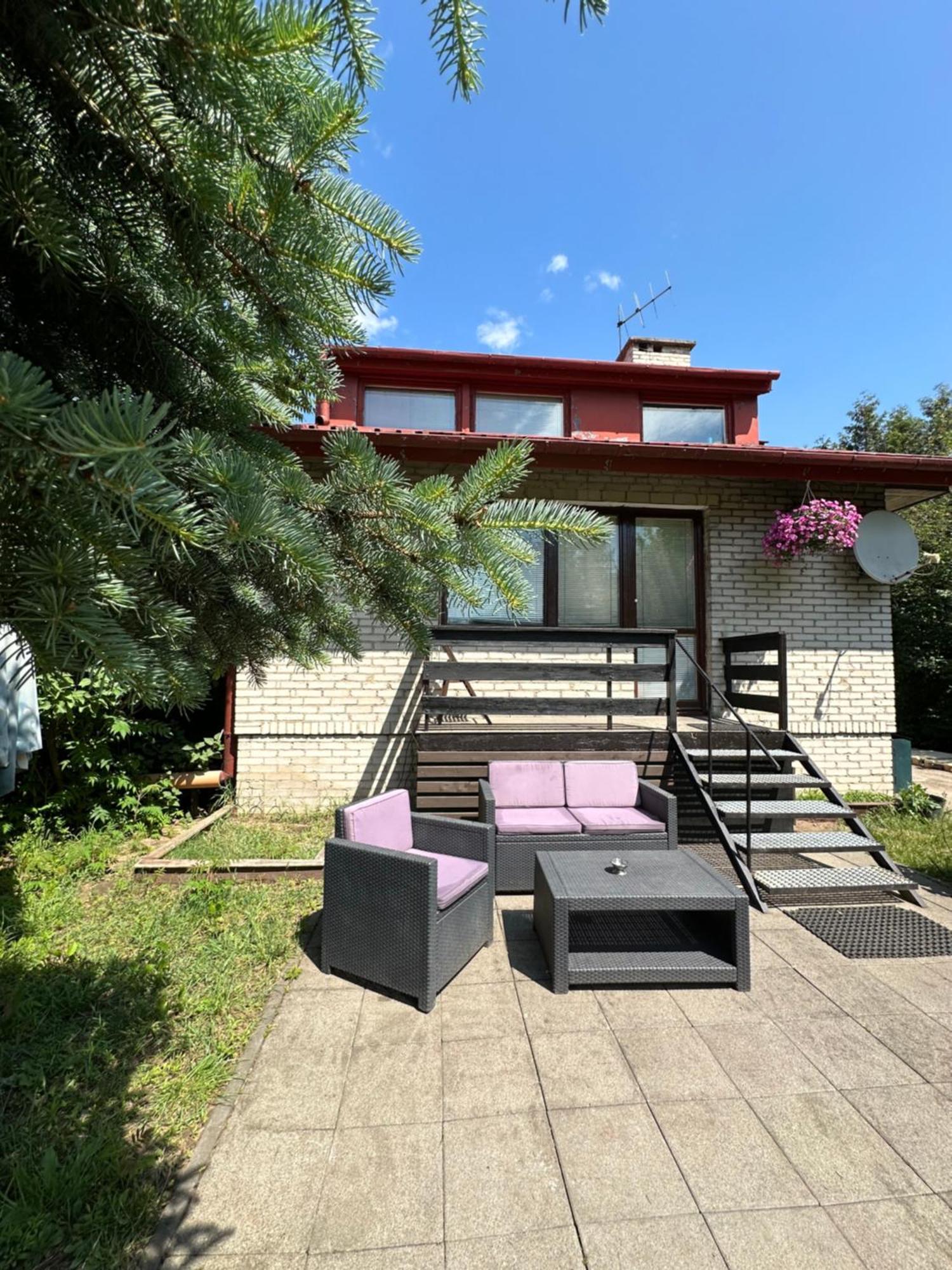 Cozy With A Private Yard Apartment *